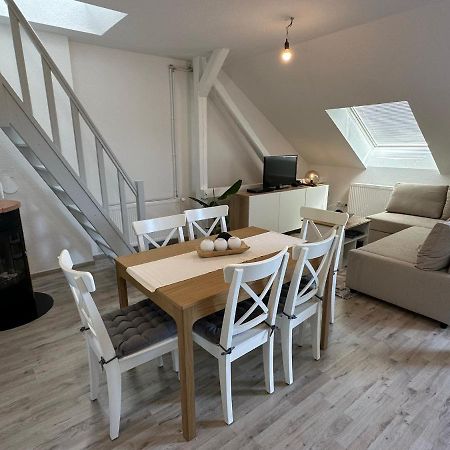 Gemuetliche Neurenovierte Dachgeschosswohnung Erfurt Kültér fotó