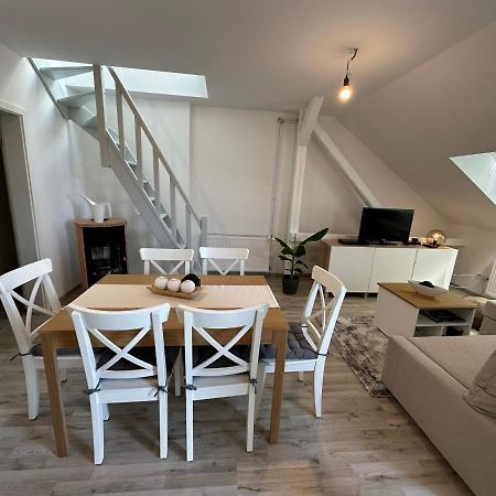 Gemuetliche Neurenovierte Dachgeschosswohnung Erfurt Kültér fotó